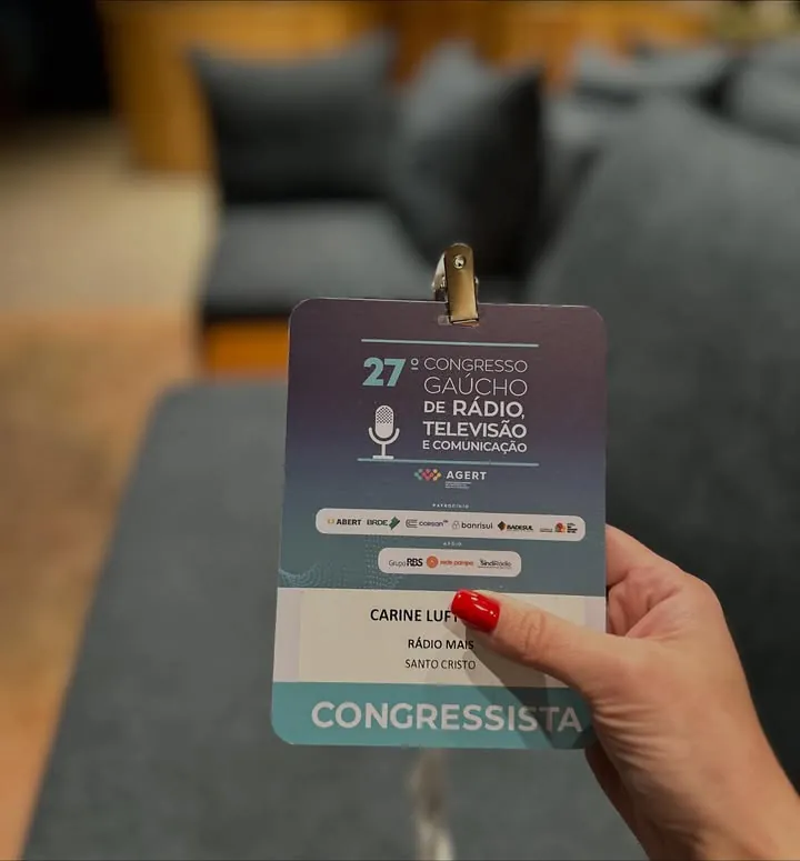 Credencial de Carine Luft, pela Rádio Mais, no 27º Congresso Gaúcho de Rádio, Televisão e Comunicação